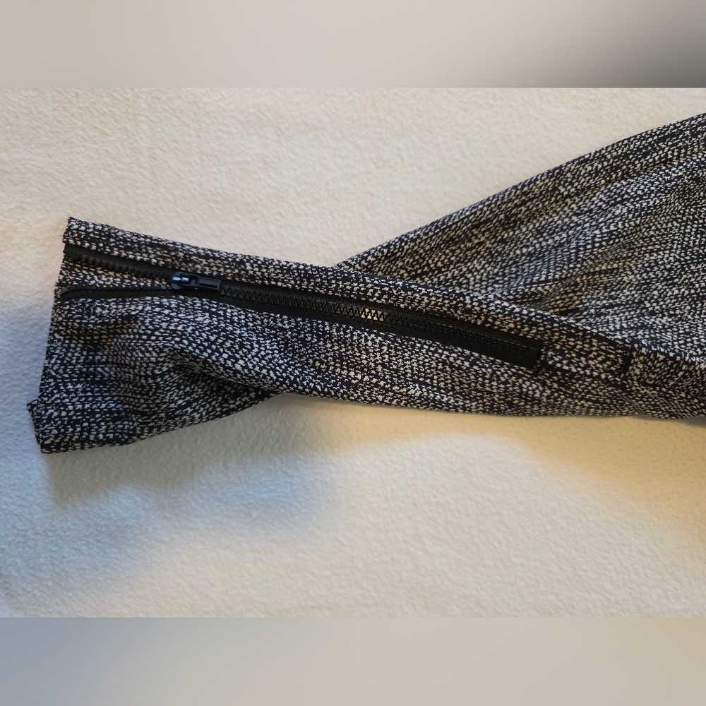 2 PAIRS ATHLETA LEGGINGS - Picture 4 of 13